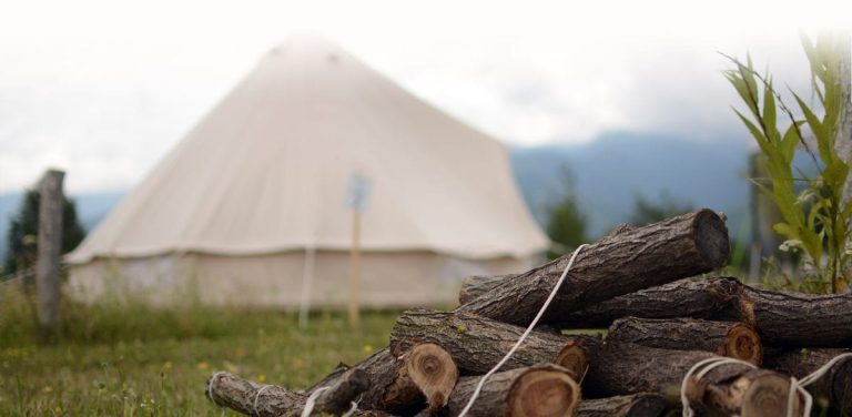 Experiențe unice în Munții Făgăraș: Camping, observarea faunei și aventuri în natură Experiențe unice în Munții Făgăraș