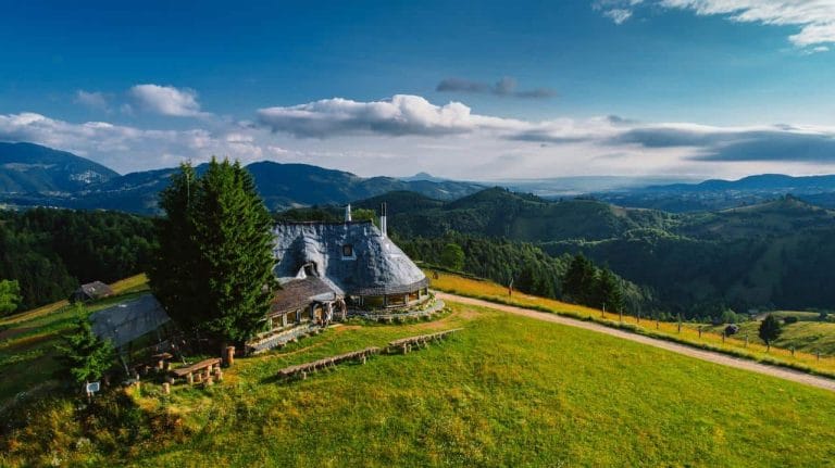 Cazare confortabilă în natură – Weekend montan